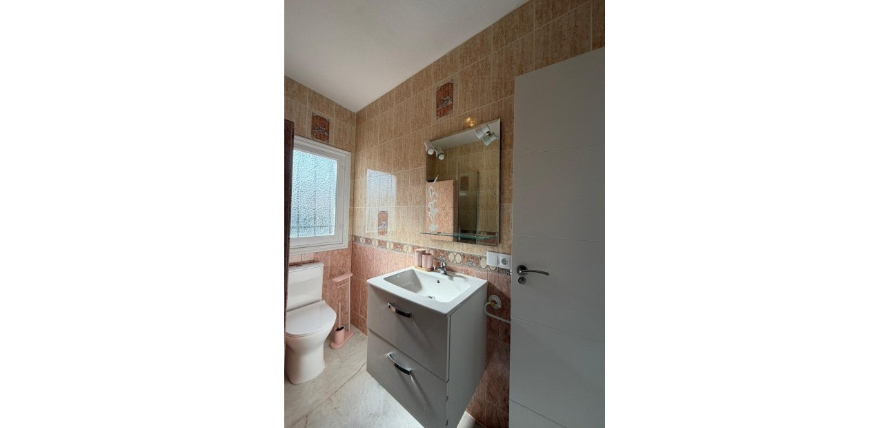 Alquiler a largo plazo - Villa -
Torrevieja - Los Balcones - Los Altos del Edén
