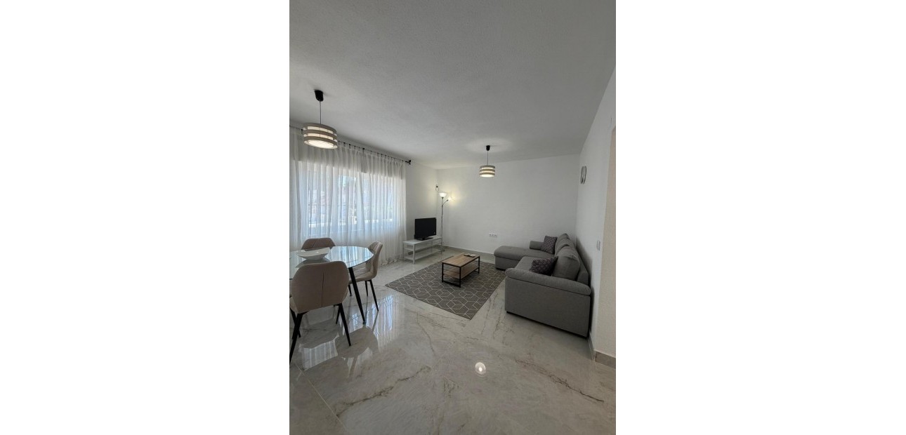 Alquiler a largo plazo - Villa -
Torrevieja - Los Balcones - Los Altos del Edén