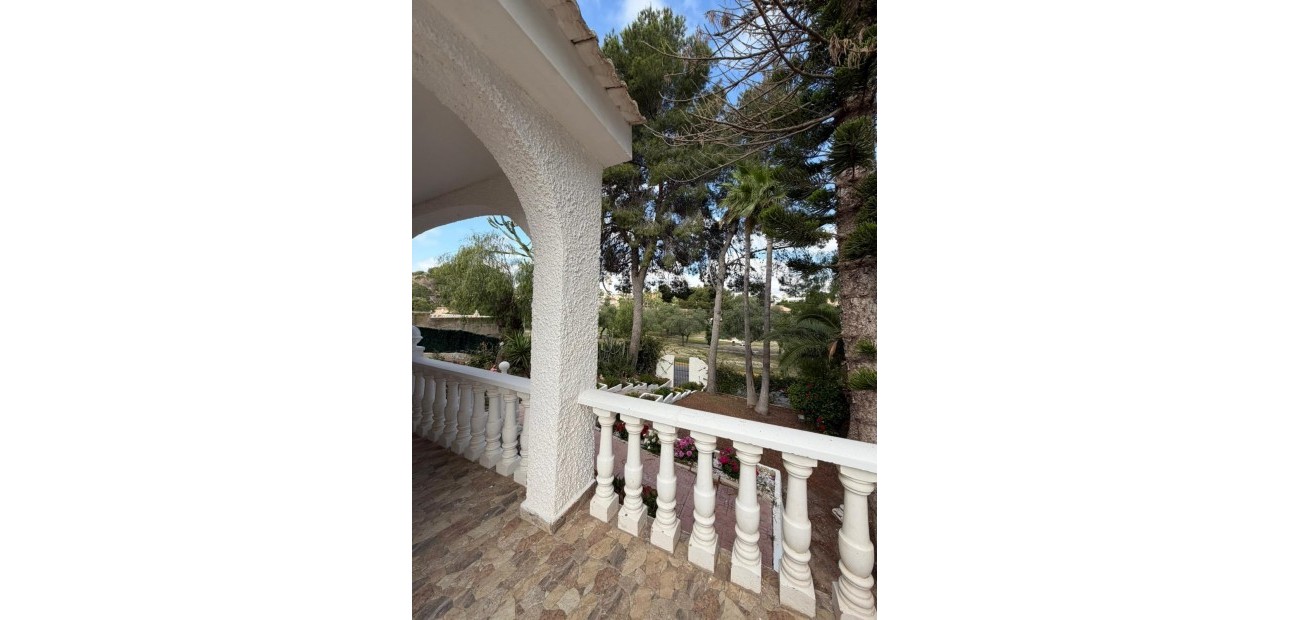 Alquiler a largo plazo - Villa -
Torrevieja - Los Balcones - Los Altos del Edén