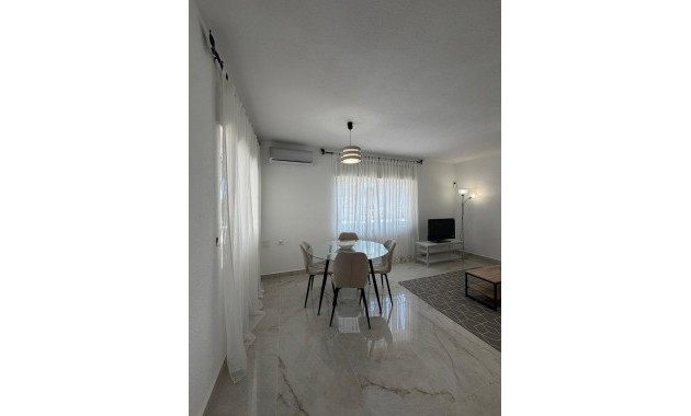 Alquiler a largo plazo - Villa -
Torrevieja - Los Balcones - Los Altos del Edén