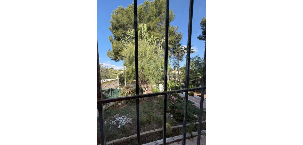 Alquiler a largo plazo - Villa -
Torrevieja - Los Balcones - Los Altos del Edén