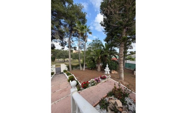 Alquiler a largo plazo - Villa -
Torrevieja - Los Balcones - Los Altos del Edén