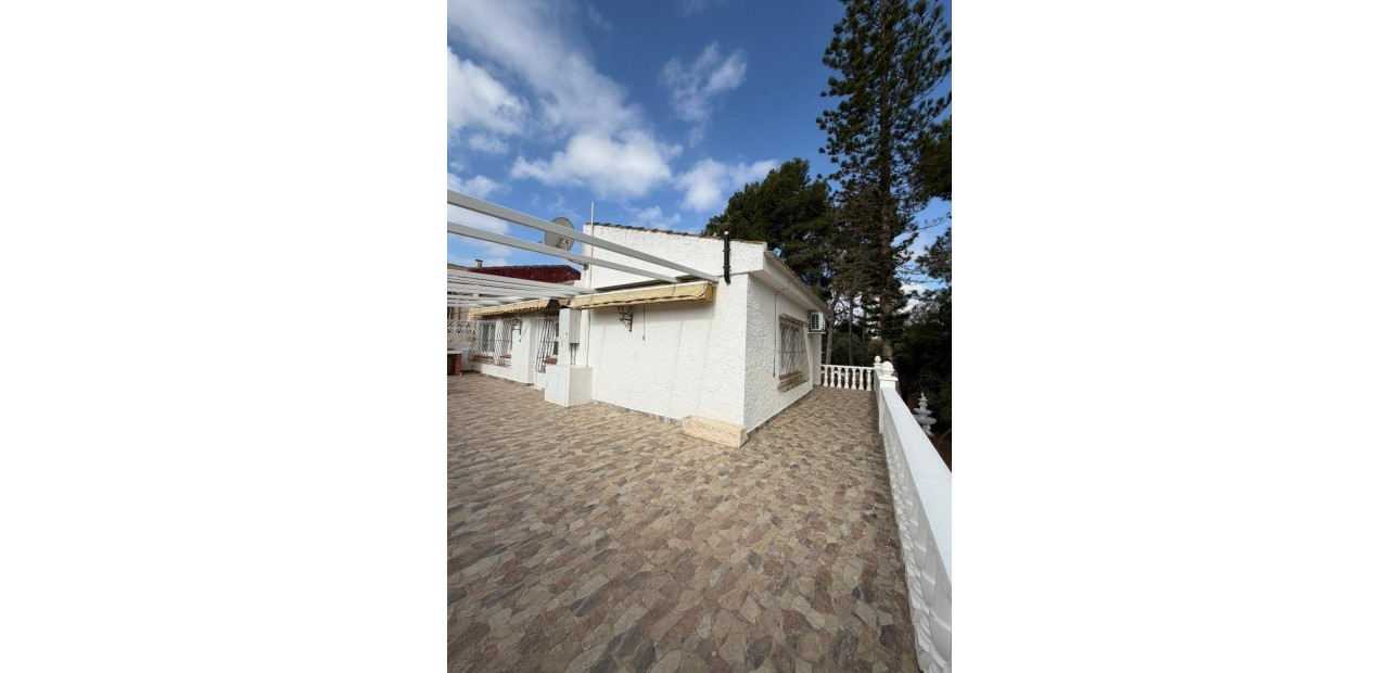 Alquiler a largo plazo - Villa -
Torrevieja - Los Balcones - Los Altos del Edén