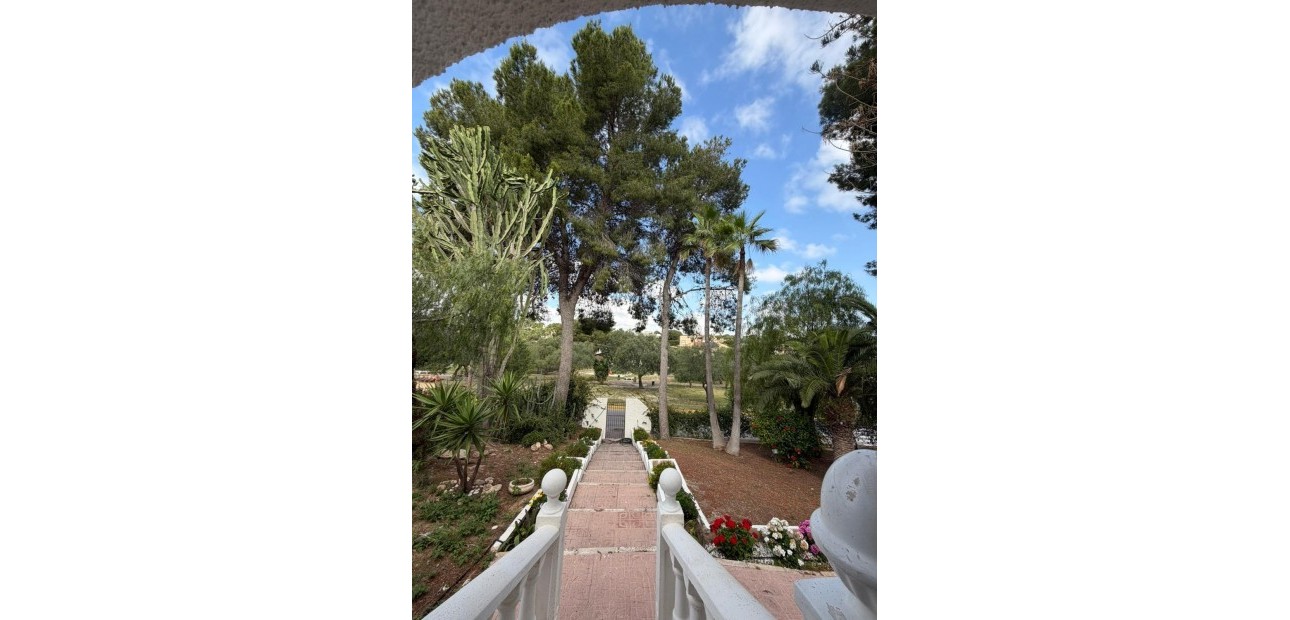 Alquiler a largo plazo - Villa -
Torrevieja - Los Balcones - Los Altos del Edén