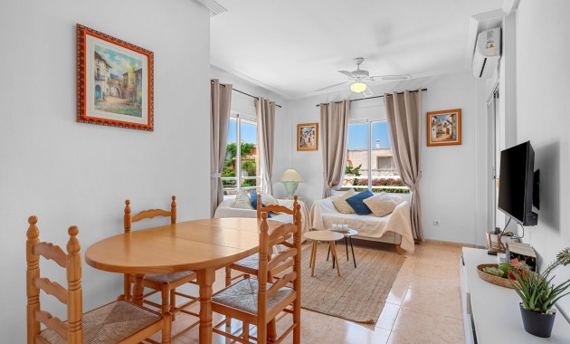 Sale - Apartment / flat -
Torrevieja - La Mata