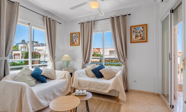 Sale - Apartment / flat -
Torrevieja - La Mata