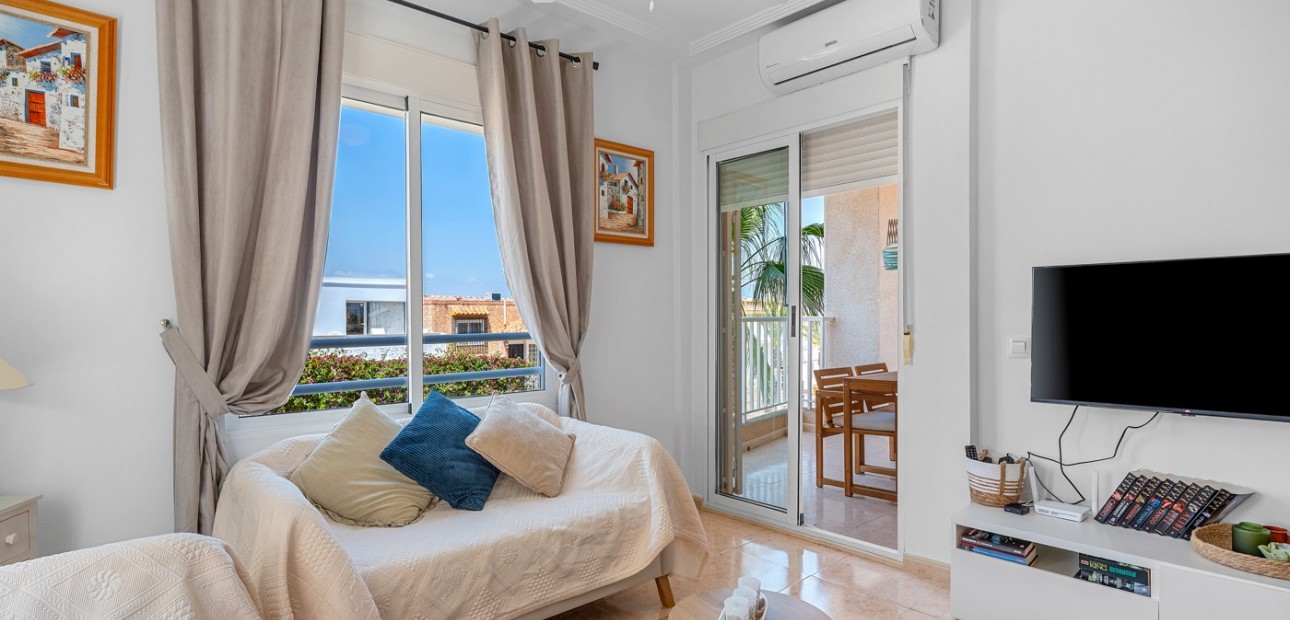 Sale - Apartment / flat -
Torrevieja - La Mata