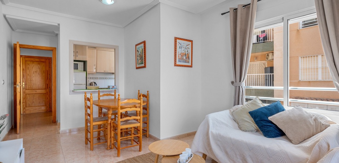 Sale - Apartment / flat -
Torrevieja - La Mata