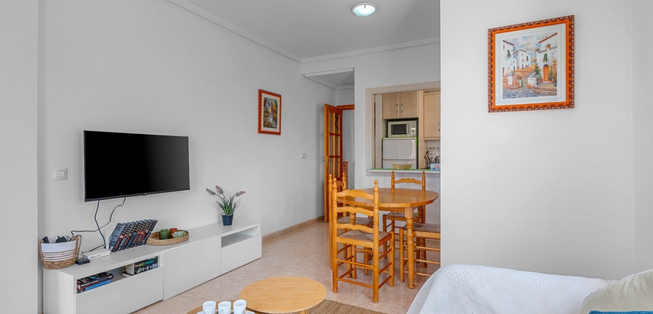 Sale - Apartment / flat -
Torrevieja - La Mata
