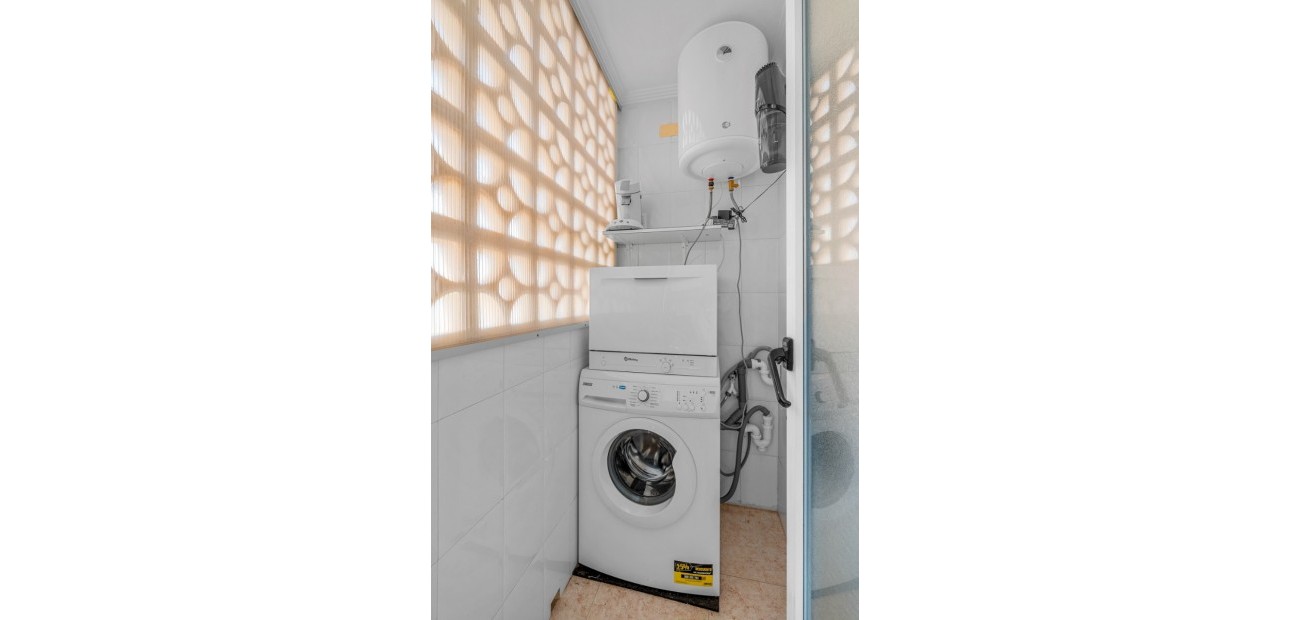 Sale - Apartment / flat -
Torrevieja - La Mata