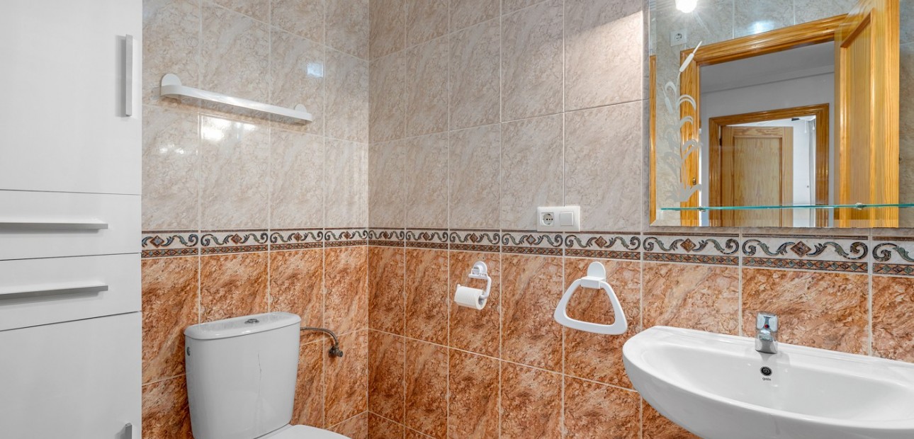 Sale - Apartment / flat -
Torrevieja - La Mata