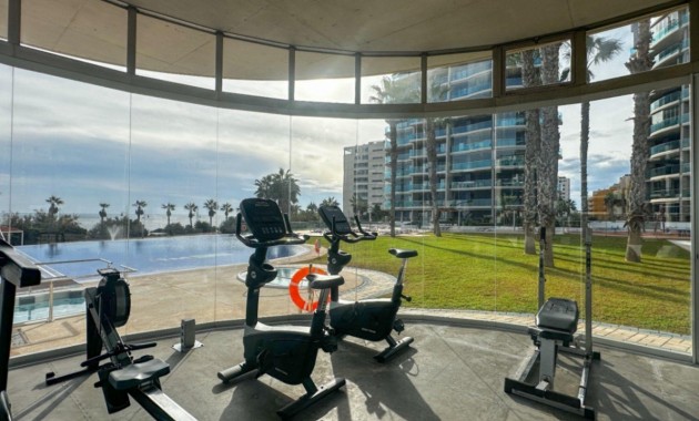 Sale - Apartment / flat -
Torrevieja - Punta prima