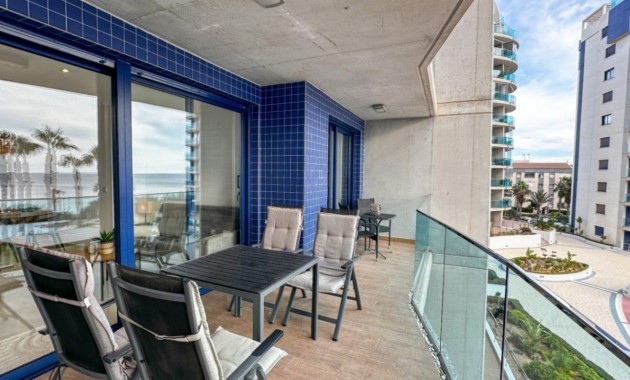 Sale - Apartment / flat -
Torrevieja - Punta prima