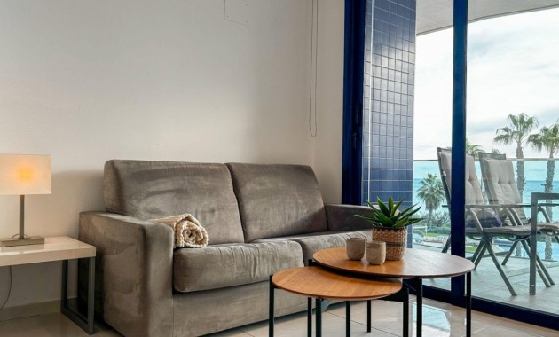 Sale - Apartment / flat -
Torrevieja - Punta prima