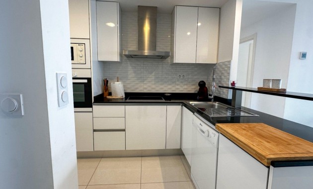 Sale - Apartment / flat -
Torrevieja - Punta prima