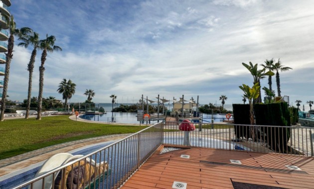 Sale - Apartment / flat -
Torrevieja - Punta prima