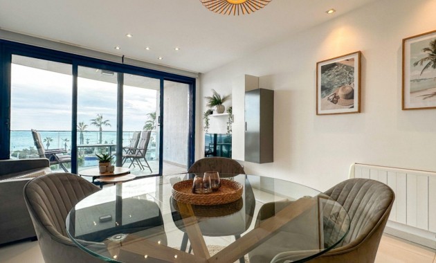Sale - Apartment / flat -
Torrevieja - Punta prima