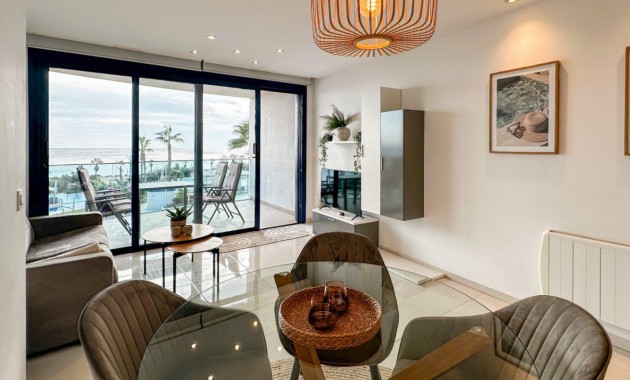 Sale - Apartment / flat -
Torrevieja - Punta prima