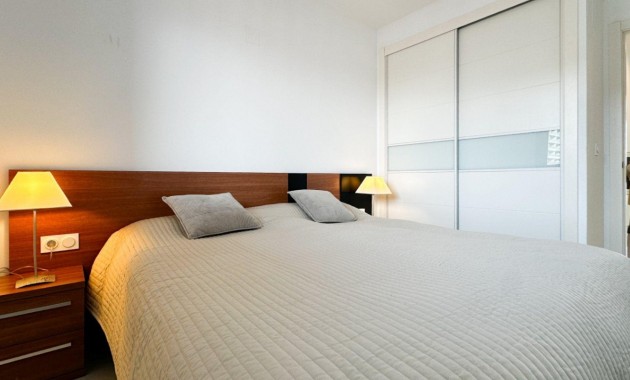 Sale - Apartment / flat -
Torrevieja - Punta prima