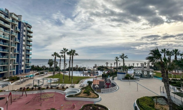 Sale - Apartment / flat -
Torrevieja - Punta prima