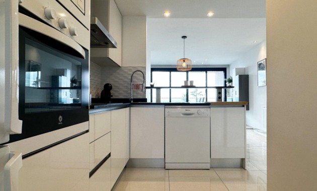 Sale - Apartment / flat -
Torrevieja - Punta prima