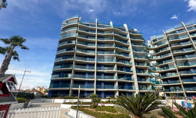 Sale - Apartment / flat -
Torrevieja - Punta prima