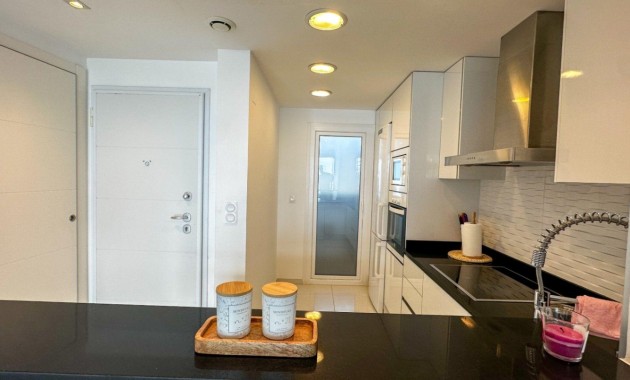 Sale - Apartment / flat -
Torrevieja - Punta prima