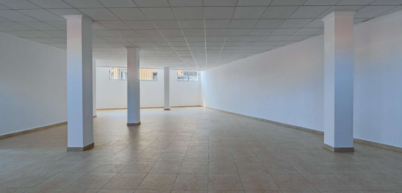 Sale - Business local -
Torrevieja - Nueva Torrevieja - Aguas Nuevas