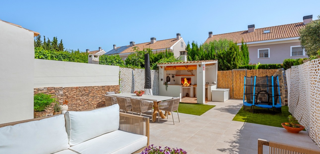 Sale - Townhouse -
Alicante - Playa San Juan