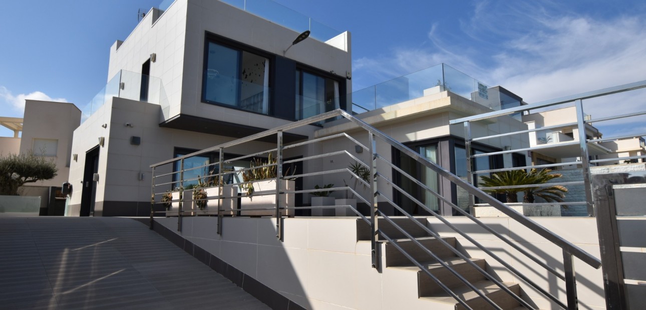 Sale - Detached Villa -
San Miguel de Salinas - San Miguel - Town