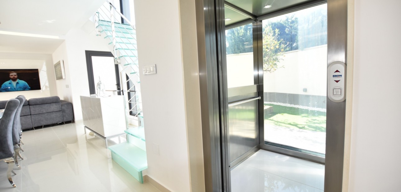Sale - Detached Villa -
San Miguel de Salinas - San Miguel - Town