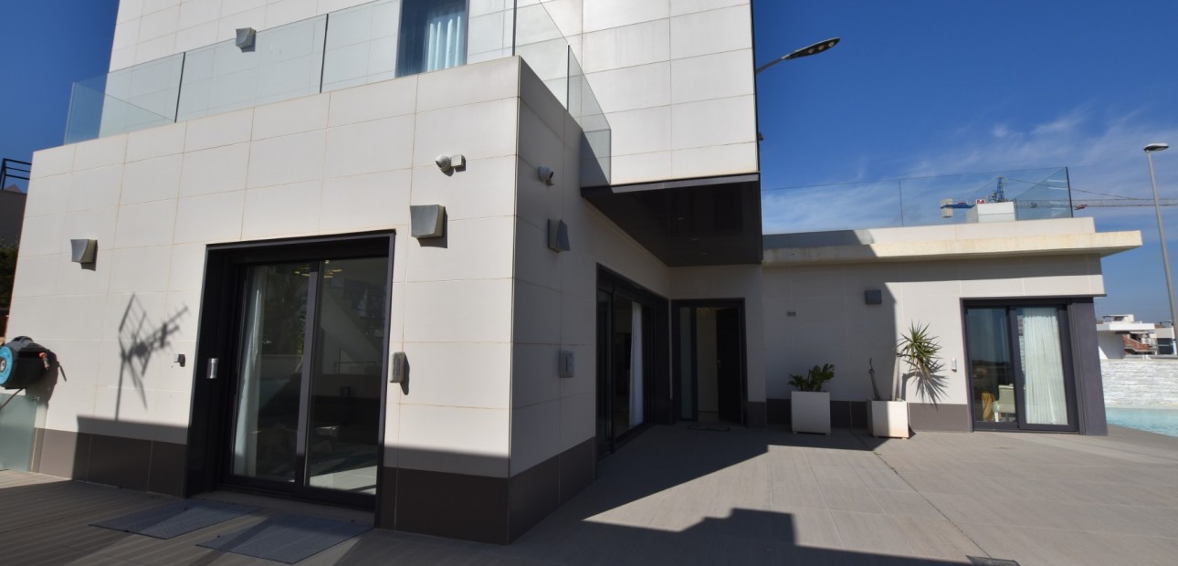 Sale - Detached Villa -
San Miguel de Salinas - San Miguel - Town