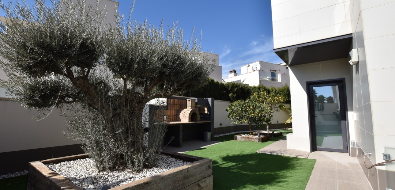 Sale - Detached Villa -
San Miguel de Salinas - San Miguel - Town