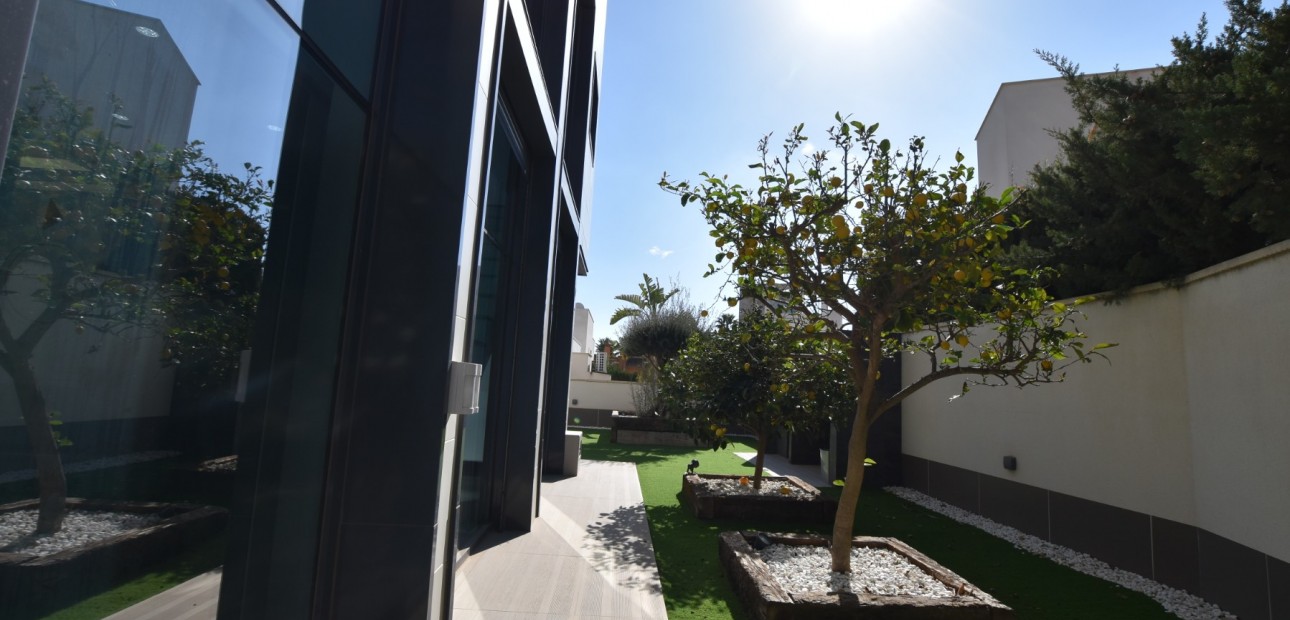 Sale - Detached Villa -
San Miguel de Salinas - San Miguel - Town
