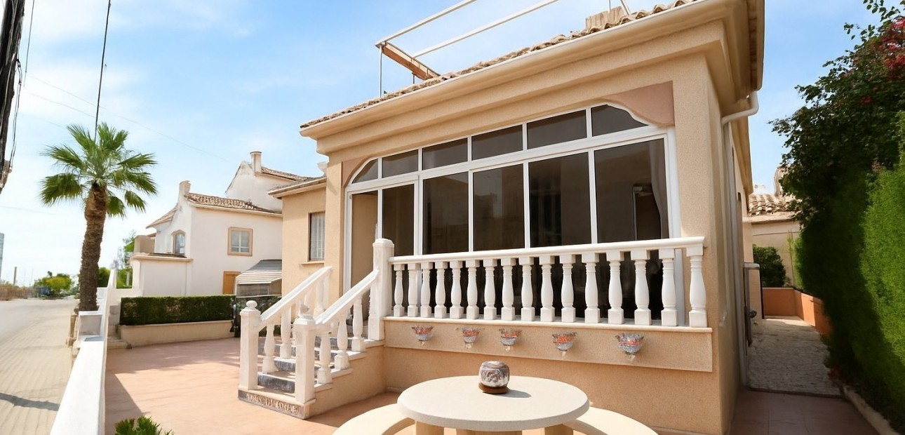 Sale - Detached Villa -
Algorfa - Montemar