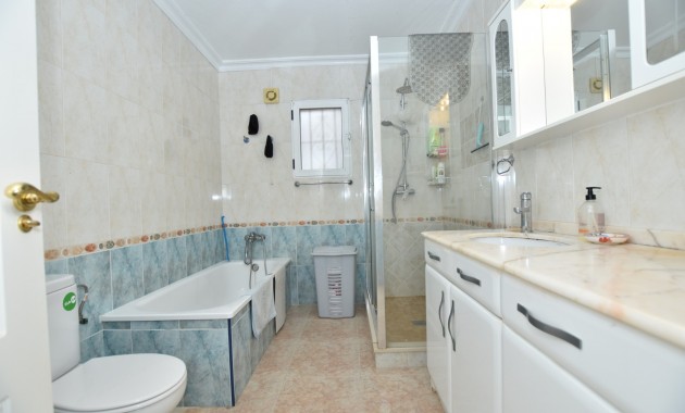 Sale - Detached Villa -
Algorfa - Montemar