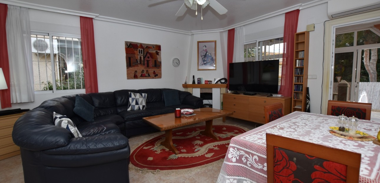 Sale - Detached Villa -
Algorfa - Montemar