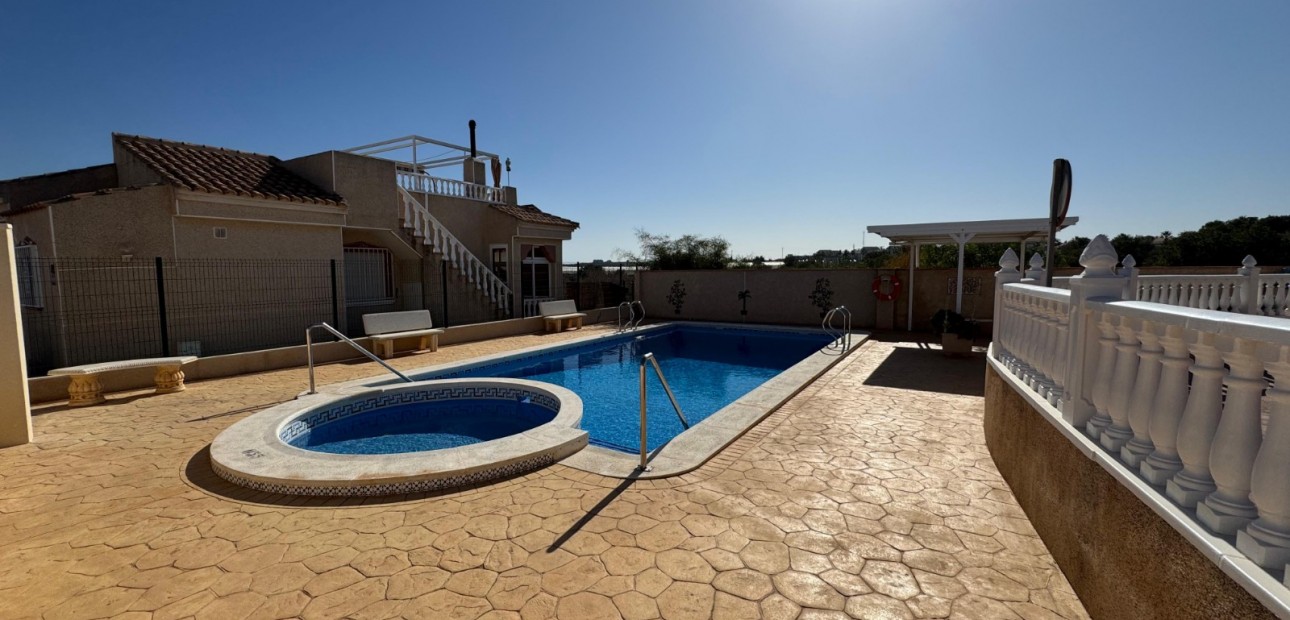 Sale - Detached Villa -
Algorfa - Montemar