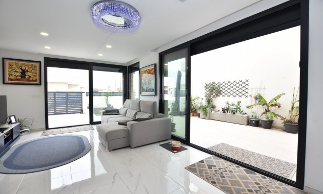 Sale - Detached Villa -
Los Montesinos - La Herrada
