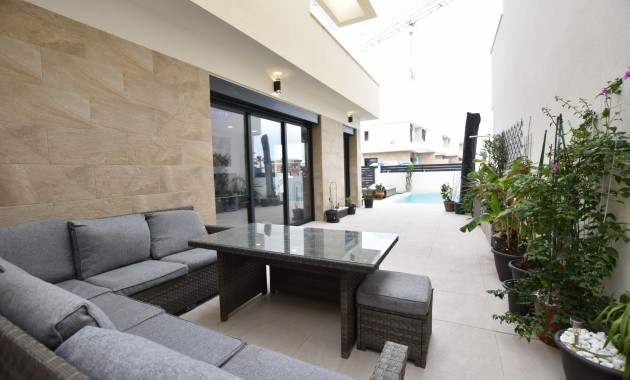 Sale - Detached Villa -
Los Montesinos - La Herrada