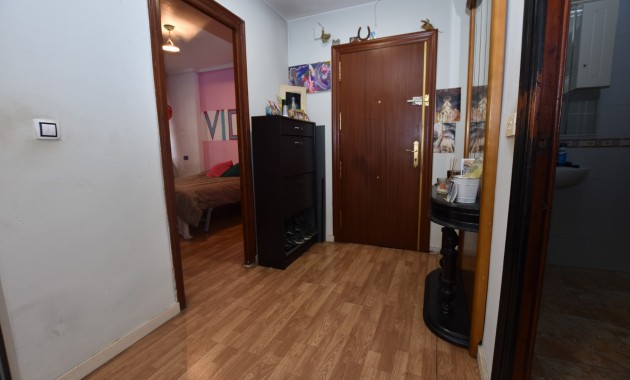 Sale - Apartment / flat -
Torrevieja - Torrevieja - Centre
