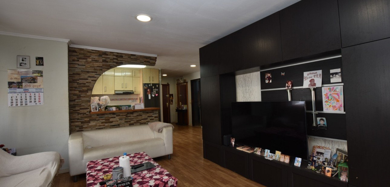 Sale - Apartment / flat -
Torrevieja - Torrevieja - Centre