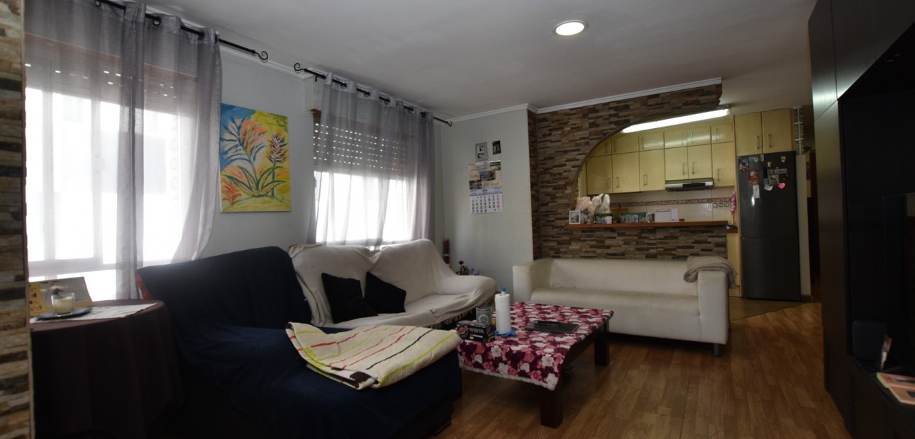 Sale - Apartment / flat -
Torrevieja - Torrevieja - Centre