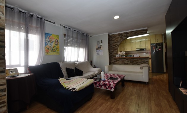 Sale - Apartment / flat -
Torrevieja - Torrevieja - Centre