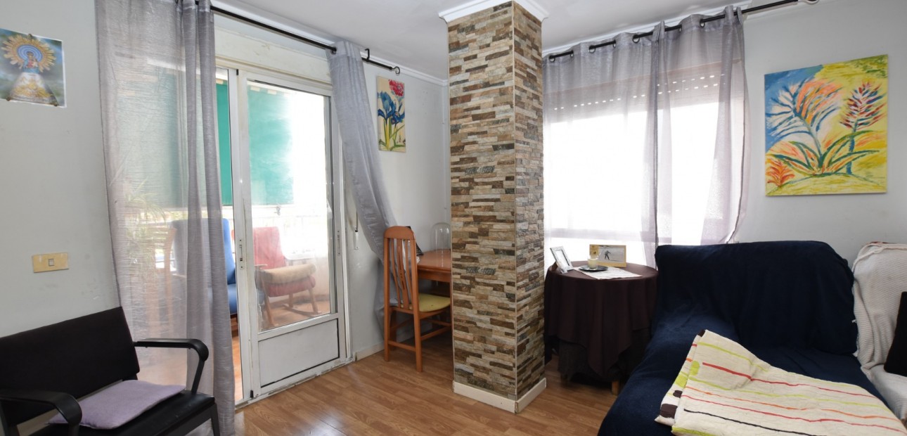 Sale - Apartment / flat -
Torrevieja - Torrevieja - Centre