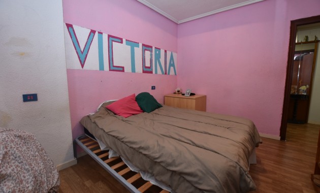 Sale - Apartment / flat -
Torrevieja - Torrevieja - Centre