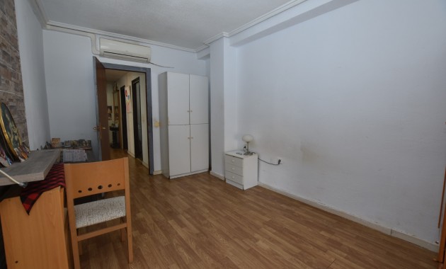 Sale - Apartment / flat -
Torrevieja - Torrevieja - Centre