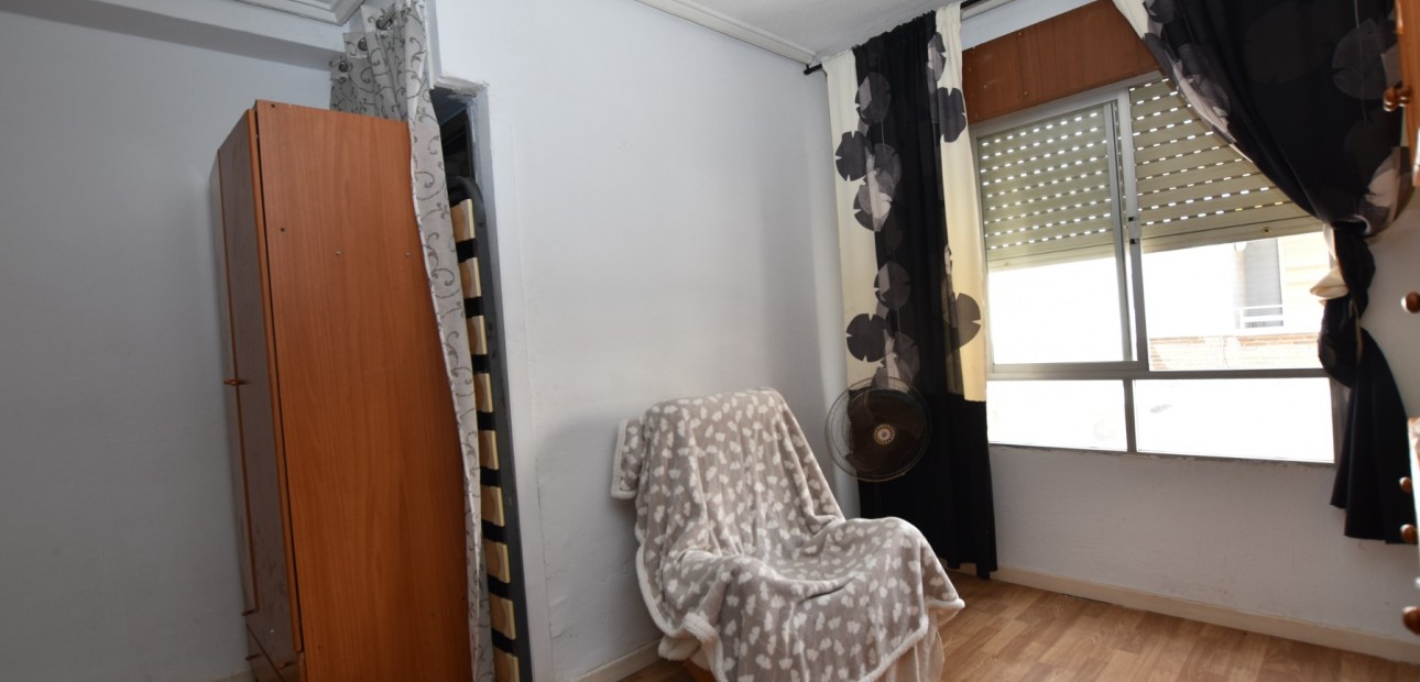 Sale - Apartment / flat -
Torrevieja - Torrevieja - Centre