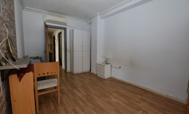 Sale - Apartment / flat -
Torrevieja - Torrevieja - Centre