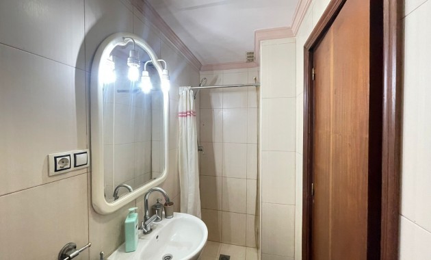 Sale - Apartment / flat -
Torrevieja - Torrevieja - Centre